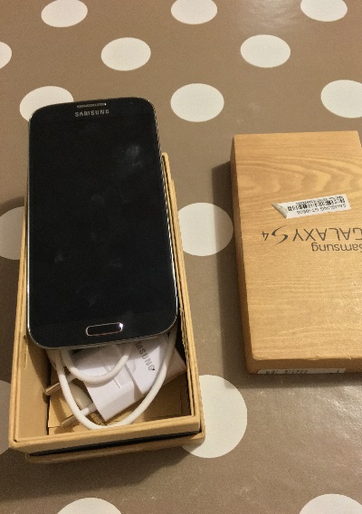 Das Samsung S4 in der eleganten Originalverpackung
