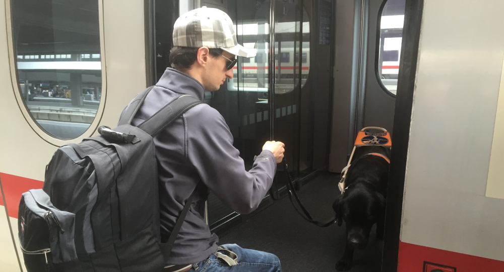 Ich und Denny beim Einstieg in den Zug nach Berlin