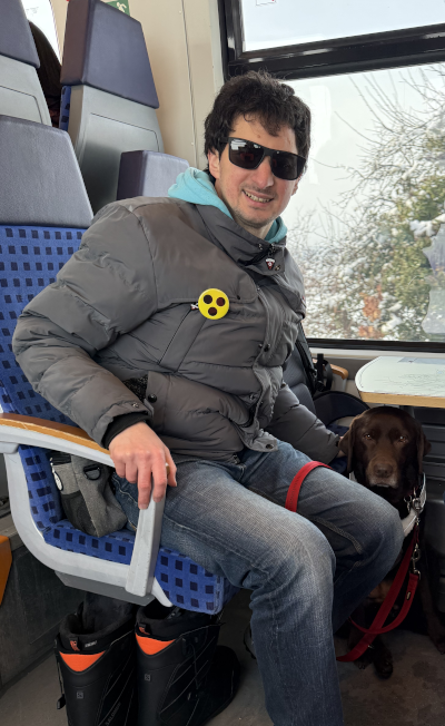 Alma und ich im Zug