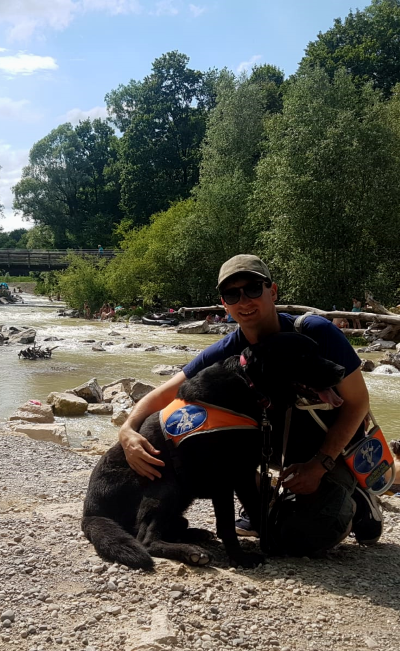 Denny und ich an einem schönen Tag beim Spaziergang an der Isar